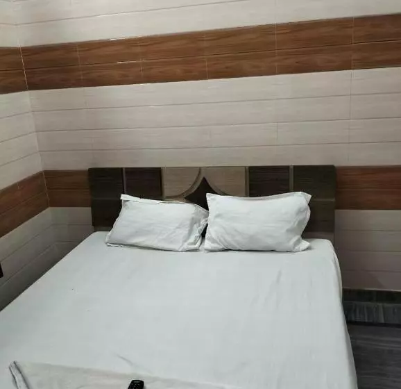 Suresh Guest House & Hotel By Wb Inn