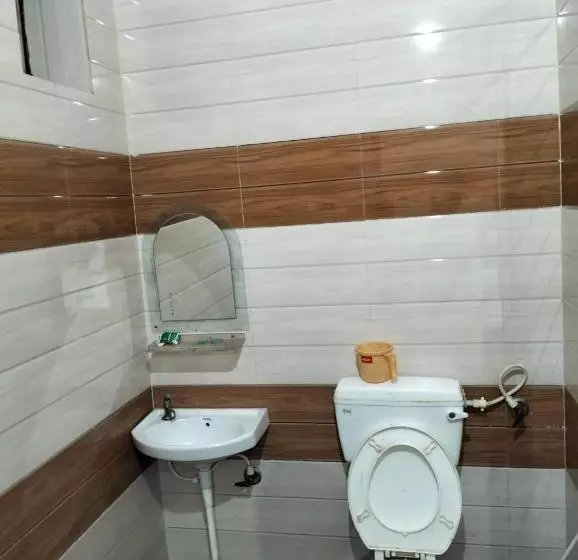 Suresh Guest House & Hotel By Wb Inn