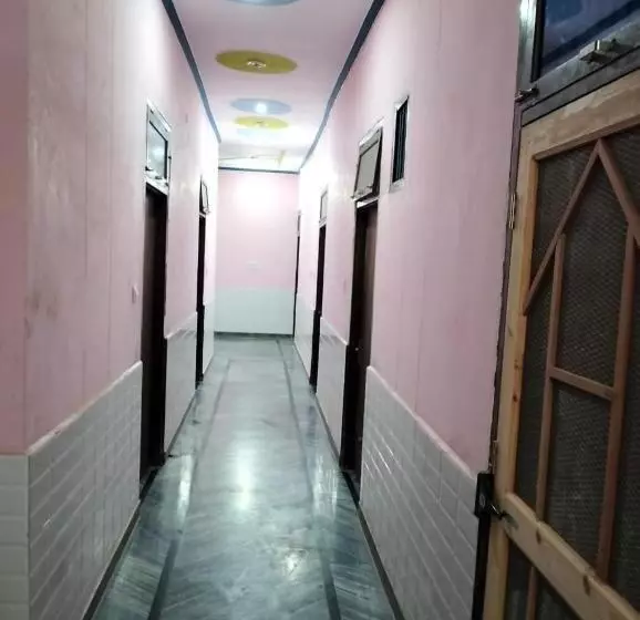 Suresh Guest House & Hotel By Wb Inn