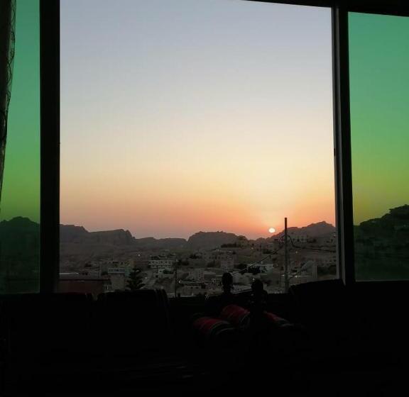 تختخواب و صبحانه Petra Paradise Home