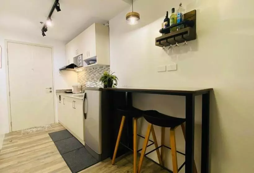 ホテル Cool Suite By Aki At Smdc Wind Residences Tagaytay