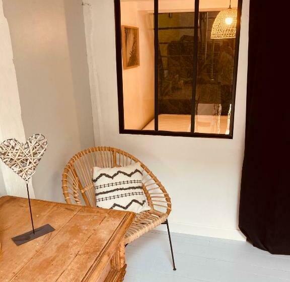 Maison En Pierre De70 M2 Au Cœur D’un Hameau