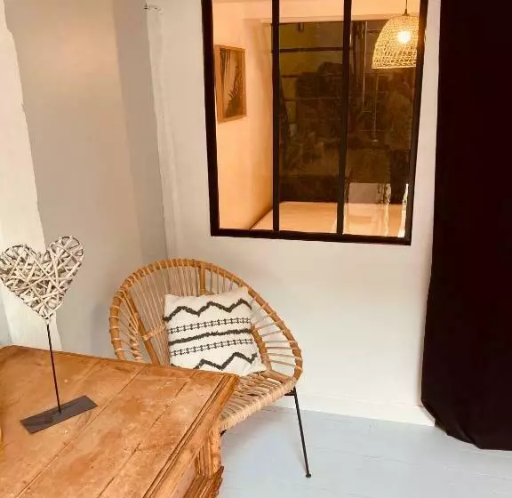 Maison En Pierre De70 M2 Au Cœur D’un Hameau