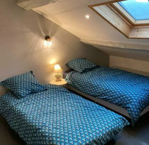 Maison En Pierre De70 M2 Au Cœur D’un Hameau