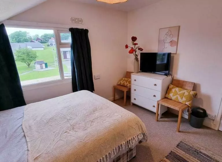 19 The Coombe