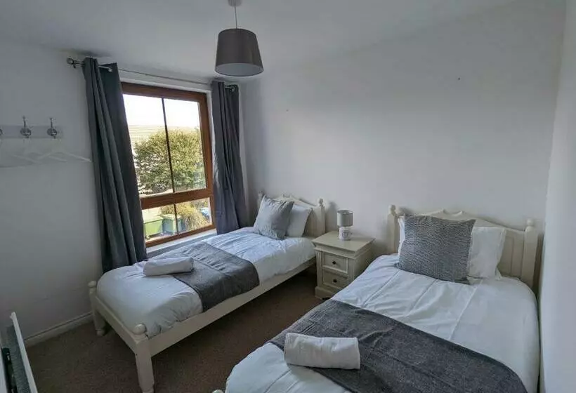 Brooklands Central Apartment