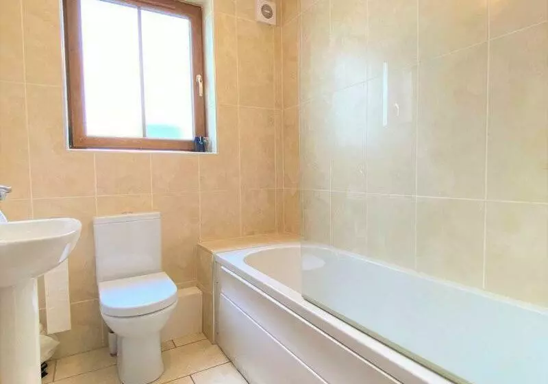 Brooklands Central Apartment