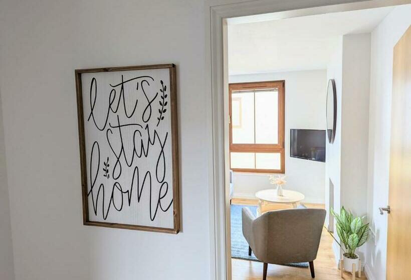 Brooklands Central Apartment