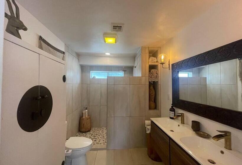 Desert Way Ranch Oasis Hideaway