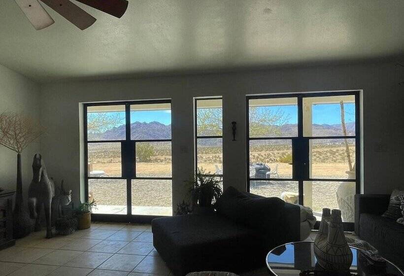 Desert Way Ranch Oasis Hideaway