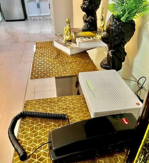 Gorgeous 1 Bedroom Condo With Free Parking On Site