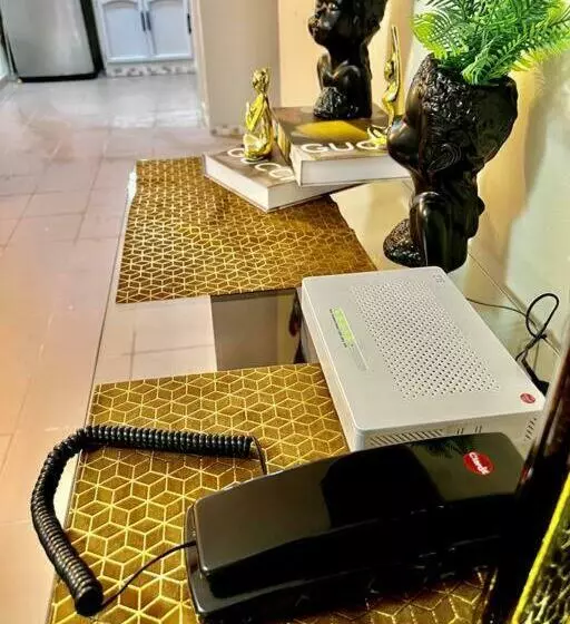 Gorgeous 1 Bedroom Condo With Free Parking On Site