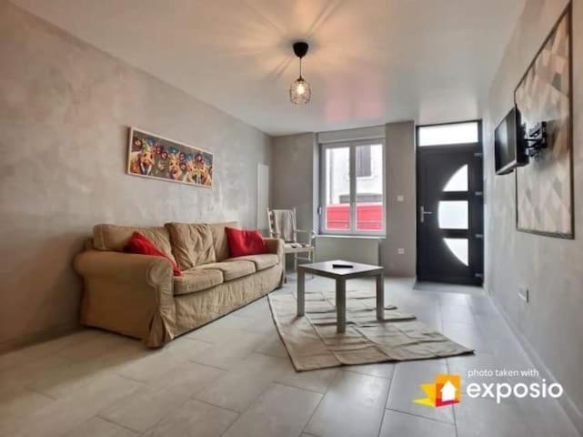 Maison De Ville Avec Petite Cour