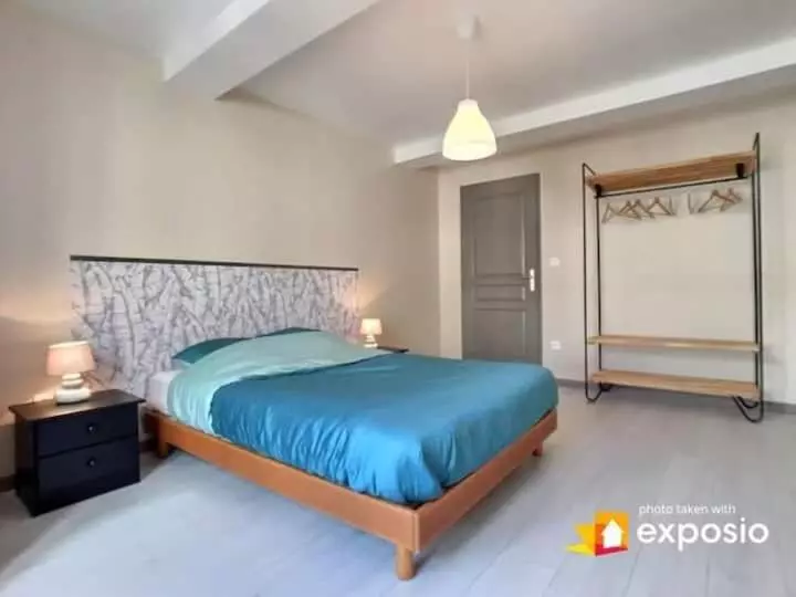 Maison De Ville Avec Petite Cour