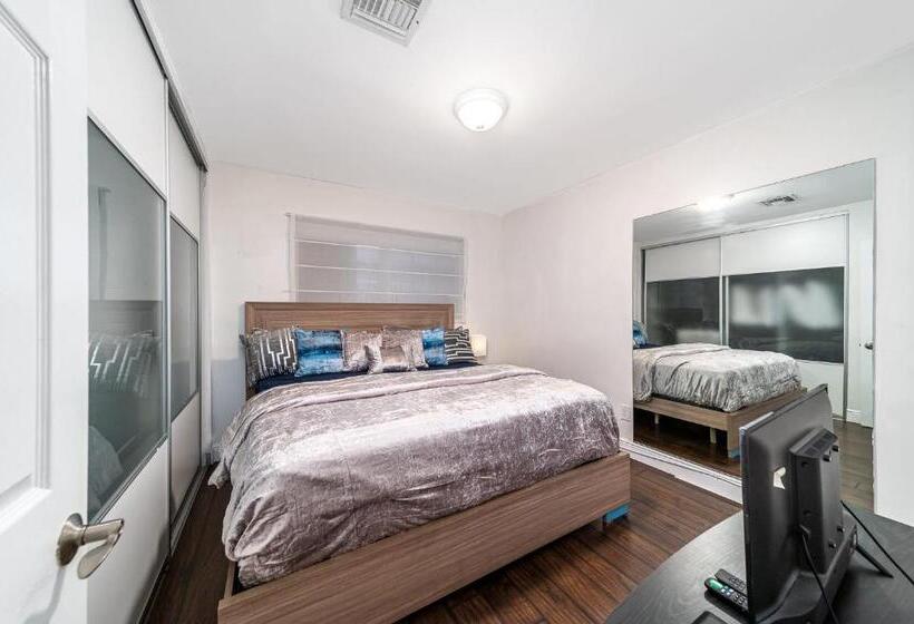 Pool House On The Water 2