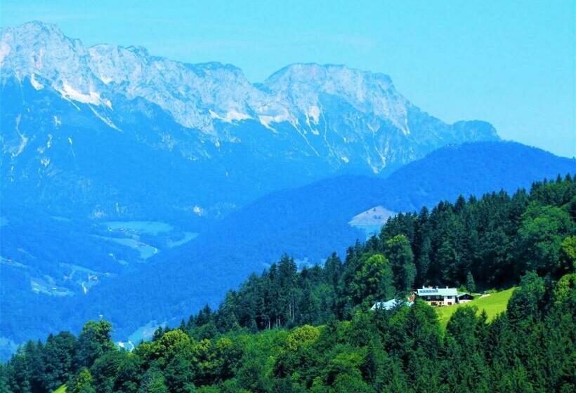 1 Bergpanorama Und Atemberaubende Alpine Almlandschaft Für Absolute Nichtraucher