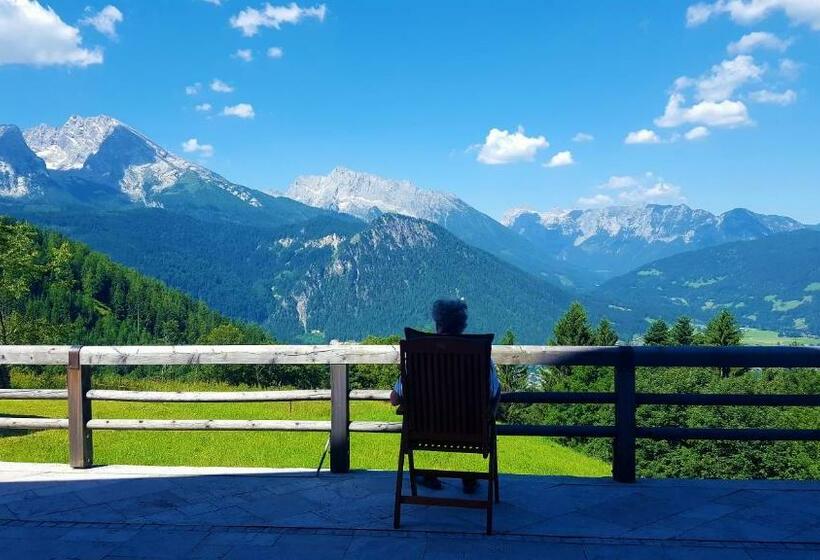 1 Bergpanorama Und Atemberaubende Alpine Almlandschaft Für Absolute Nichtraucher