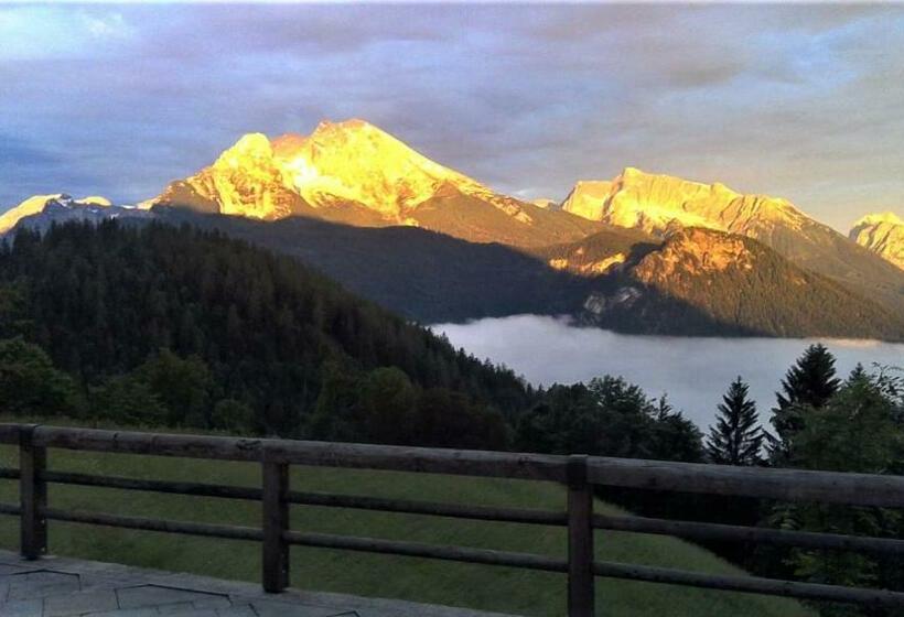 1 Bergpanorama Und Atemberaubende Alpine Almlandschaft Für Absolute Nichtraucher