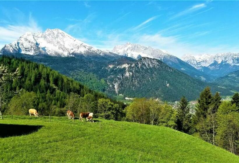 1 Bergpanorama Und Atemberaubende Alpine Almlandschaft Für Absolute Nichtraucher