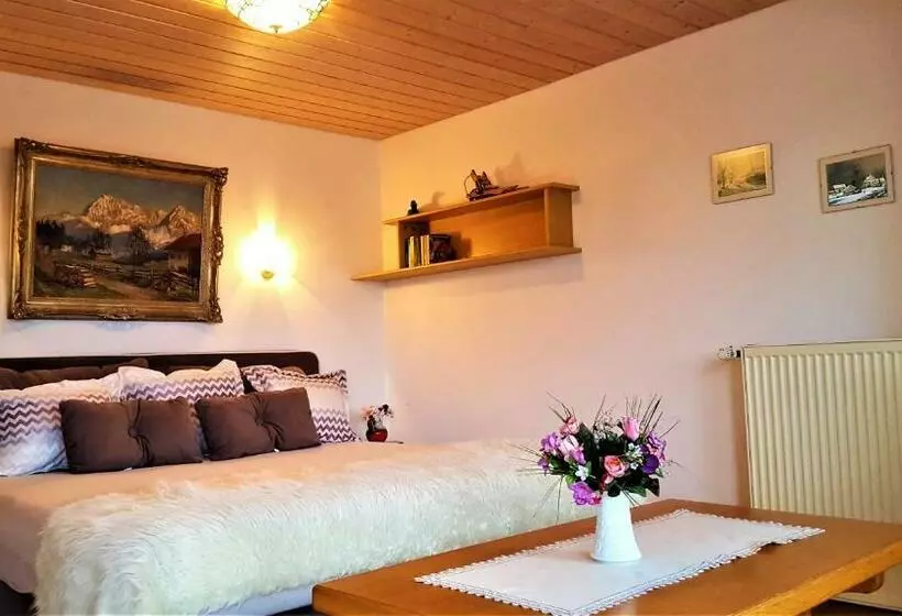 1 Bergpanorama Und Atemberaubende Alpine Almlandschaft Für Absolute Nichtraucher