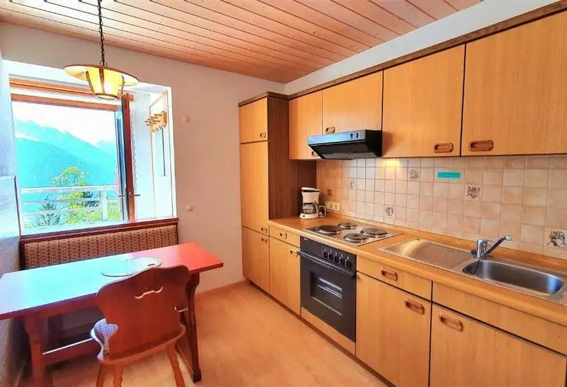 1 Bergpanorama Und Atemberaubende Alpine Almlandschaft Für Absolute Nichtraucher