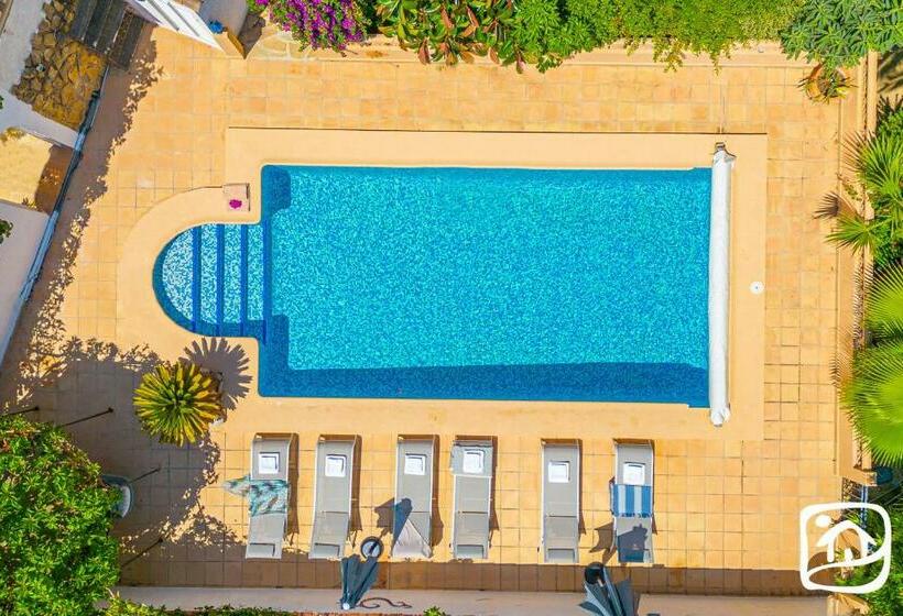 Villa Laguna By Abahana Villas