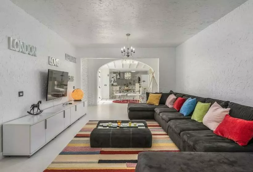 Casa Lounge