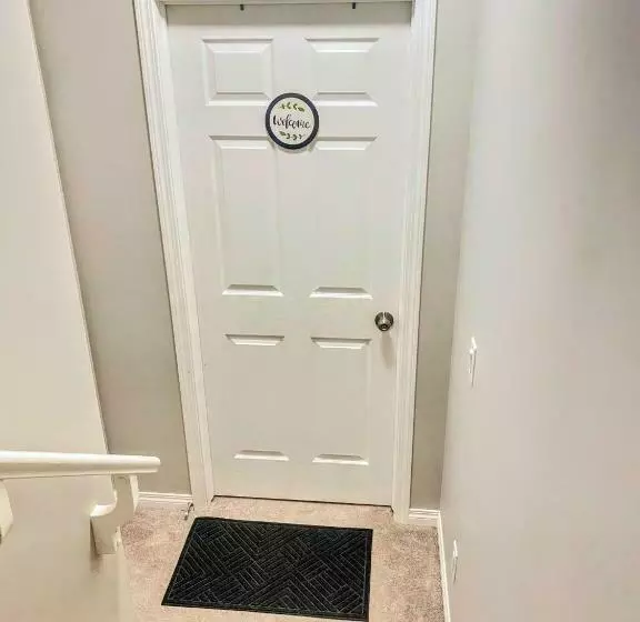 Cozy Newly Built And Cheerful 1 Bedroom Suite