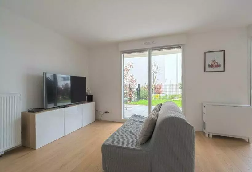 Disney   Paris 5 Min De Disney   Pk Privé Gratuit   4 Personnes   Terrasse Jardin