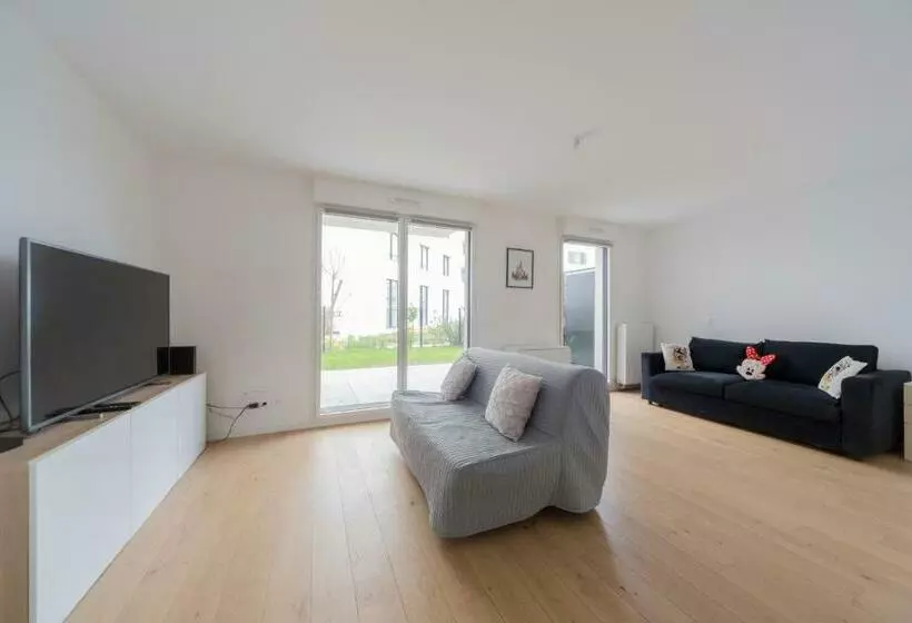 Disney   Paris 5 Min De Disney   Pk Privé Gratuit   4 Personnes   Terrasse Jardin