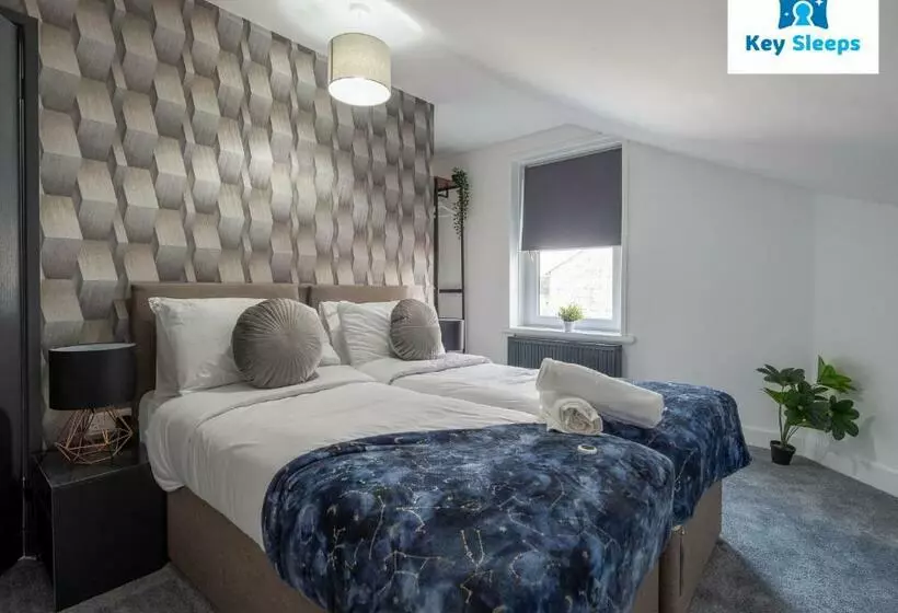 Five Bedroom Spacious Modern House By Keysleeps Short Lets Workington Lake District Beach