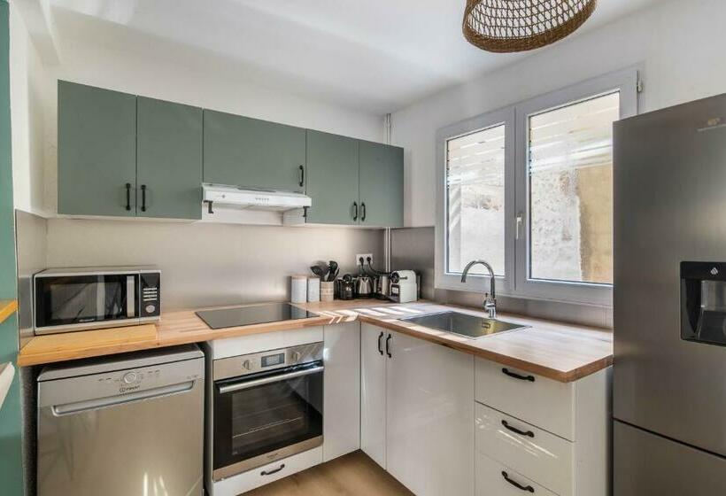 Maison De Ville En Plein Centre Avec Terrasse