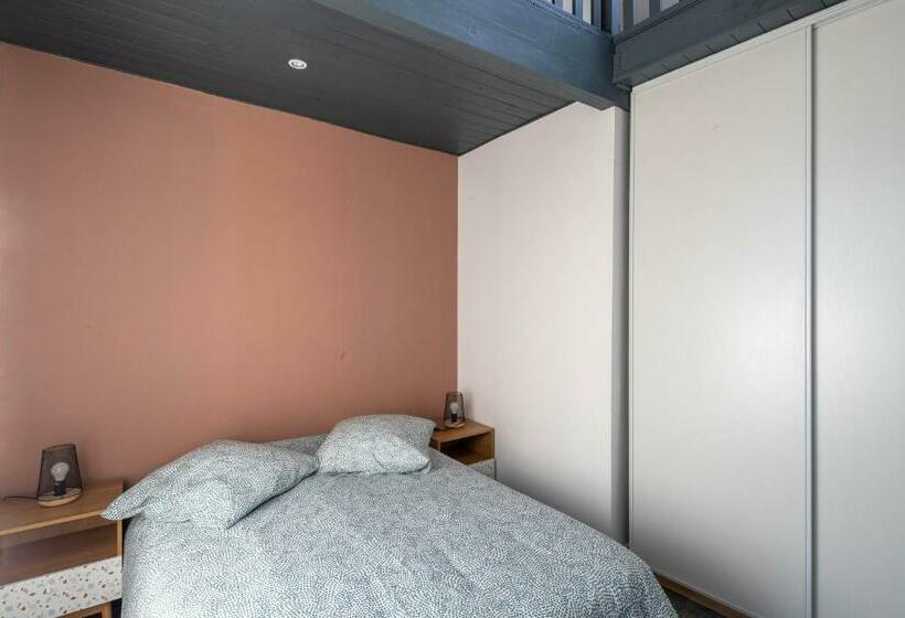 Maison De Ville En Plein Centre Avec Terrasse