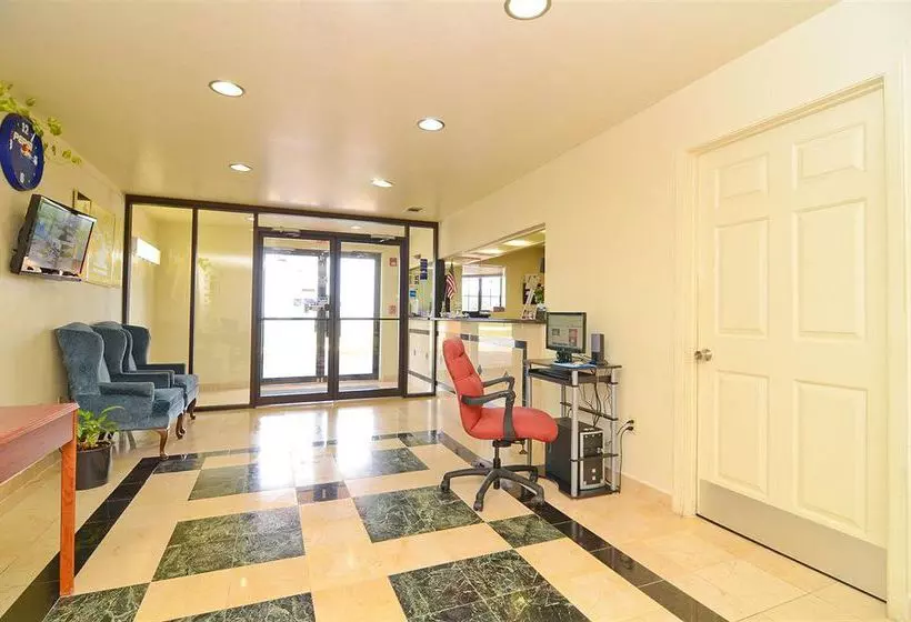 ホテル Americas Best Value Inn & Suites Smithville