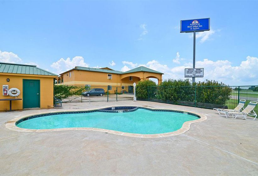 בית מלון כפרי Americas Best Value Inn & Suites Smithville