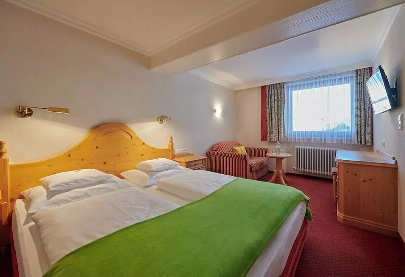 Отель Appartement Roggal