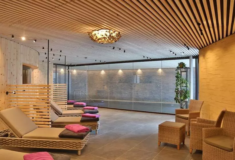 Отель Appartement Roggal