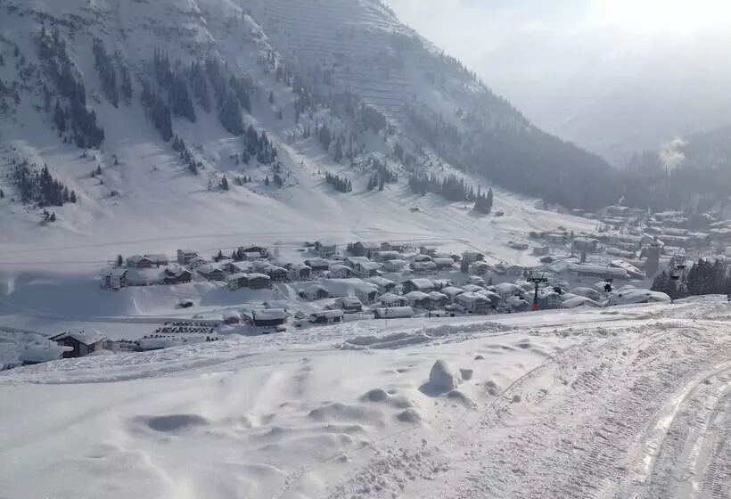 Отель Appartement Roggal