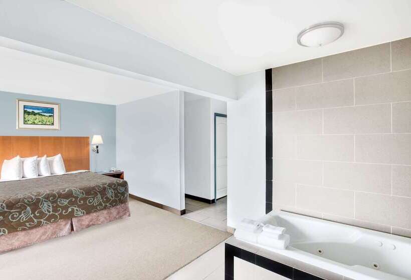 ホテル Days Inn By Wyndham Watertown Fort Drum