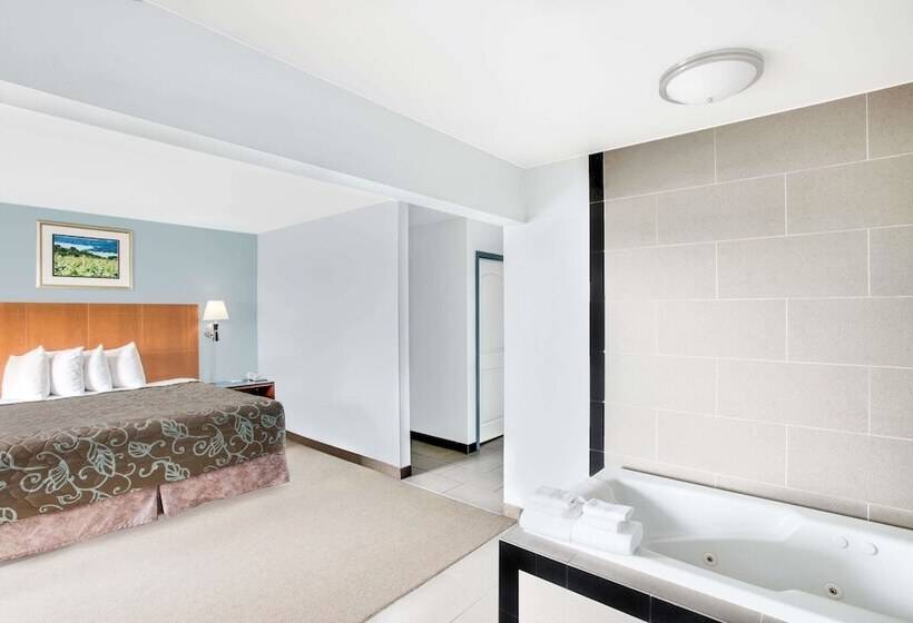 ホテル Days Inn By Wyndham Watertown Fort Drum