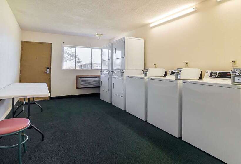 فندق Econo Lodge