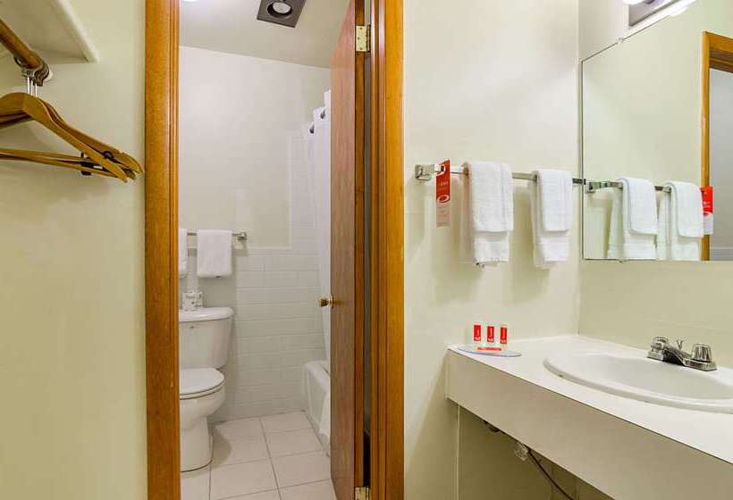 فندق Econo Lodge