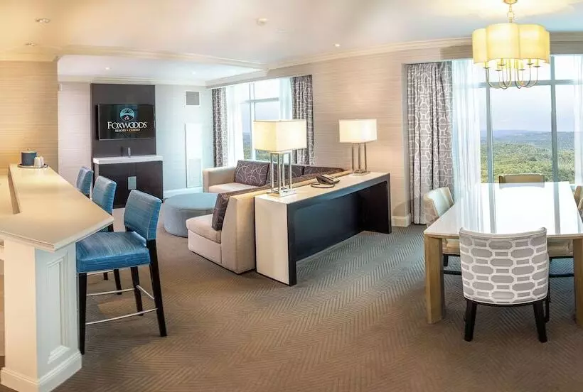 Отель Grand Pequot Tower At Foxwoods