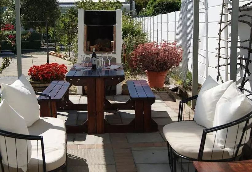 فندق Gubas De Hoek Meet Eat Sleep