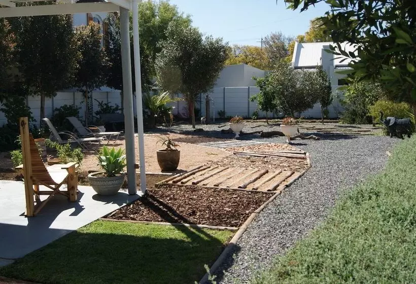 فندق Gubas De Hoek Meet Eat Sleep