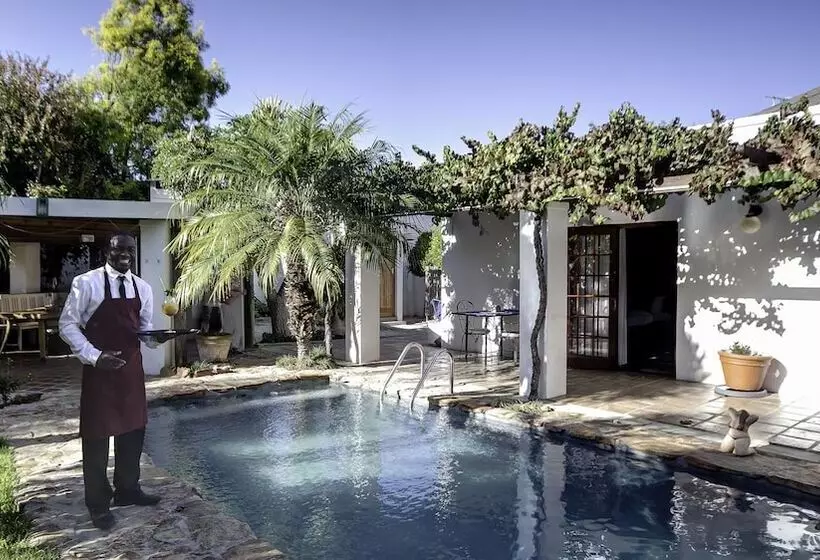 فندق Gubas De Hoek Meet Eat Sleep