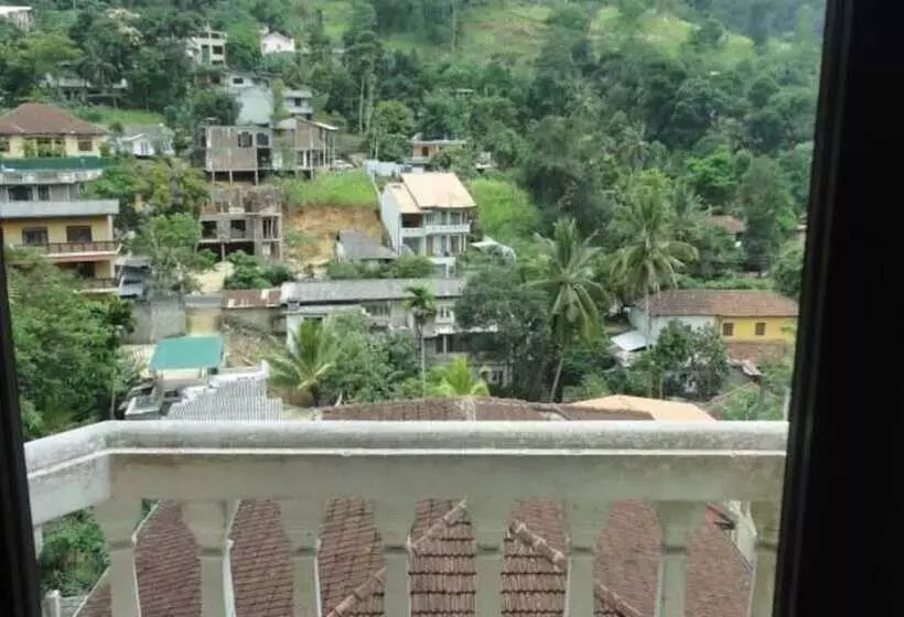 호텔 Majestic Tourist