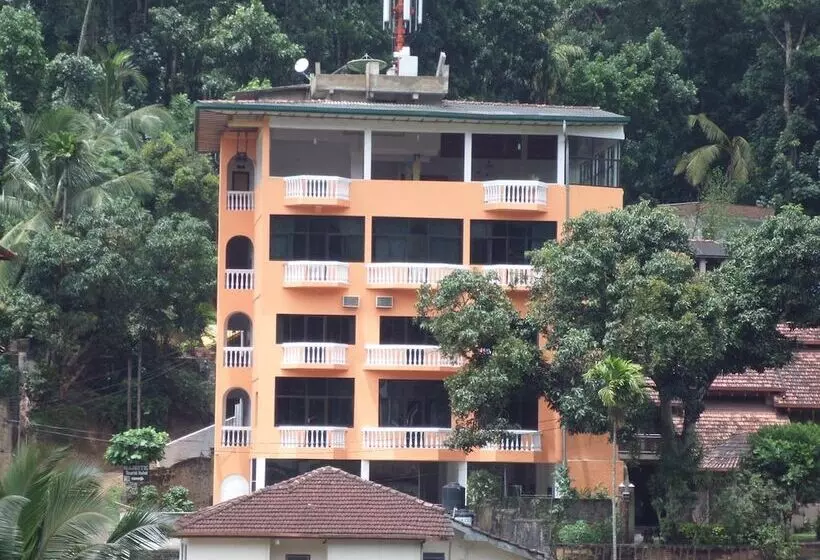 호텔 Majestic Tourist