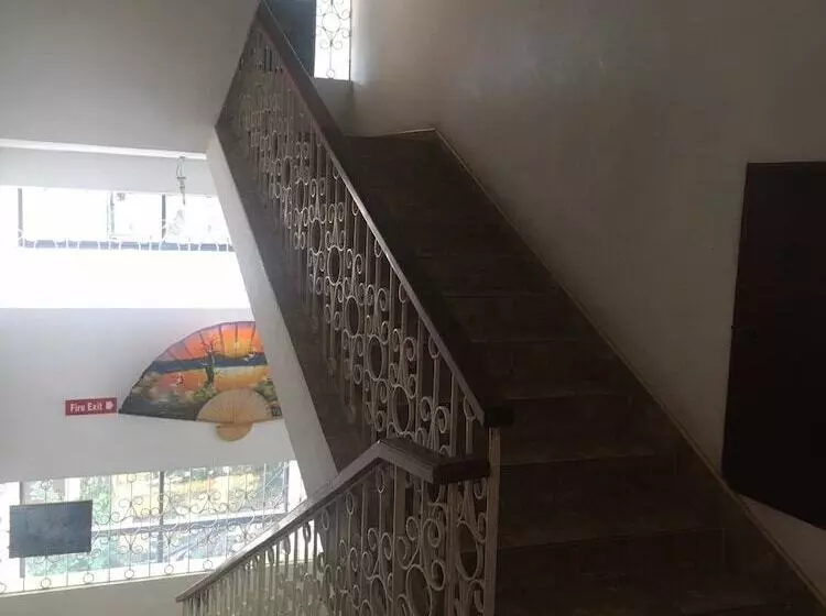 호텔 Majestic Tourist