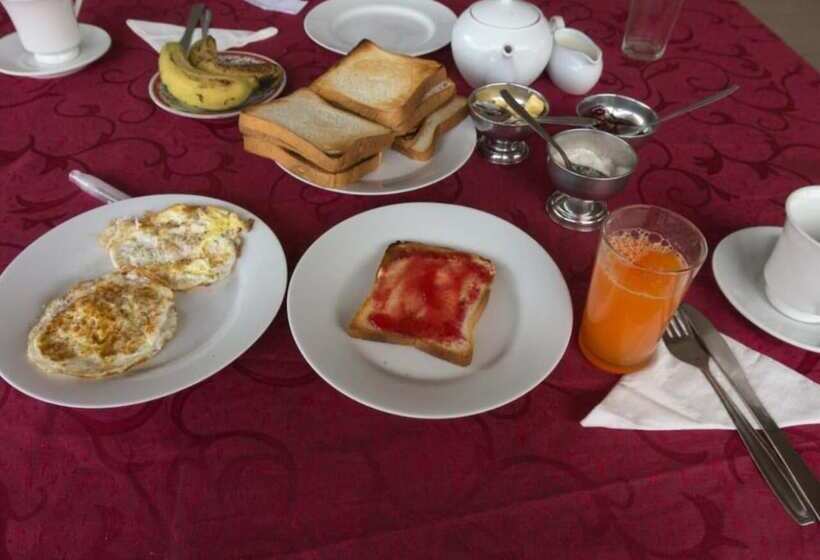 Отель Majestic Tourist